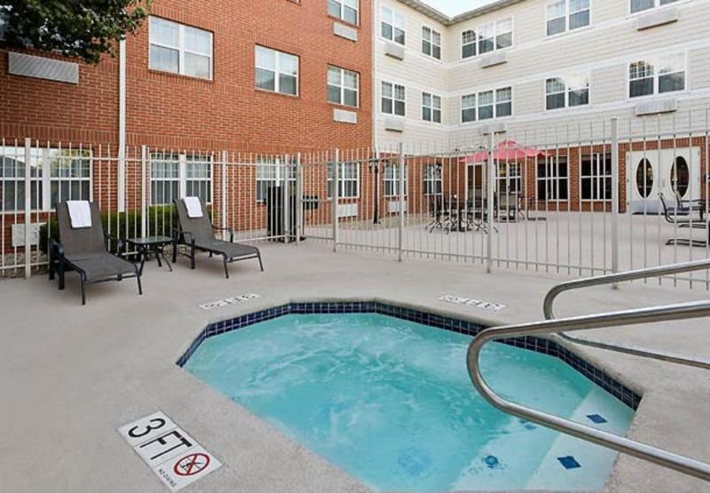 Towneplace Suites By Marriott Dallas Bedford Dış mekan fotoğraf